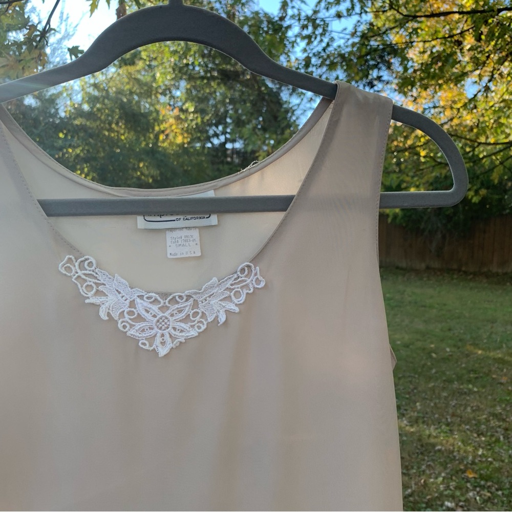 Vintage Impressions of California Sleeveless Camisole Tank w/ White Lace Detail - Picture 5 of 13